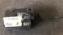 2000-2006 BMW E53 tank door lock release actuator 67.11-6 987 636 - Swan Auto