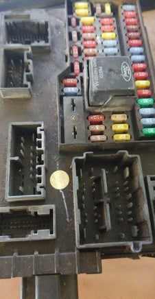 2007-2008 Ford Expedition or Navigator bcm fuse junction box 7L1T 15604 AJ - Swan Auto