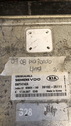 2007-2008 Kia Rondo ecu ecm 39102-25111 - Swan Auto