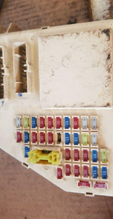 2009-2011 Lexus GS350 fuse junction box 91950-2K140 - Swan Auto