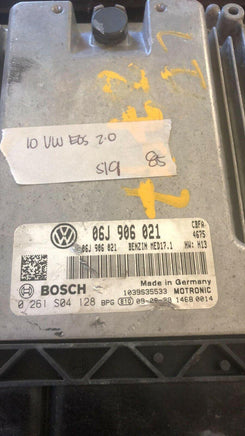 2010 Volkswagen Passat ecm ecu computer 06J 906 021 - Swan Auto