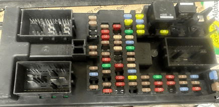 CH22-14F041-BE Land Rover Range Rover fuse box 2013 - Swan Auto